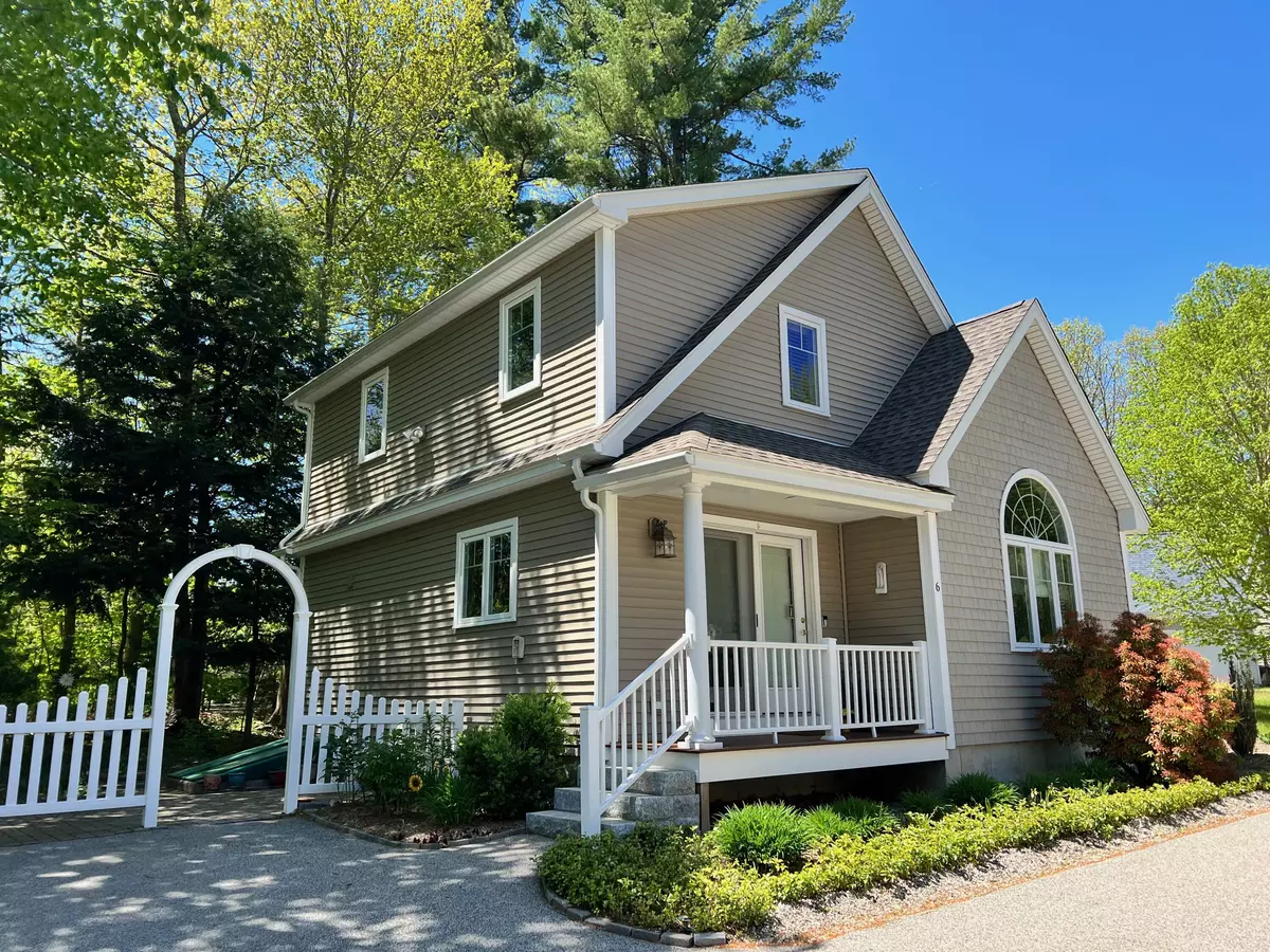 Kittery, ME 03904,6 Izzy LN