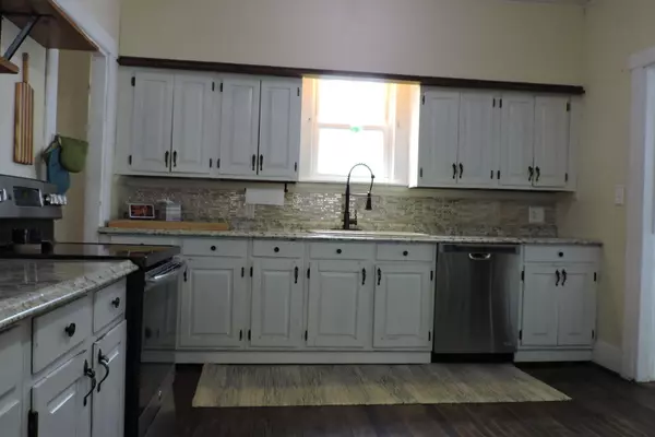 Gardiner, ME 04345,64 Elm ST