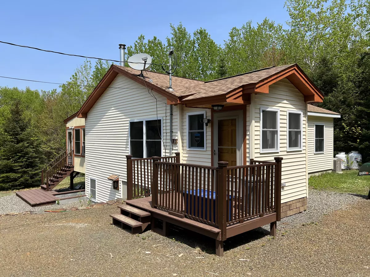 Rangeley Plt, ME 04970,93 Haley CIR