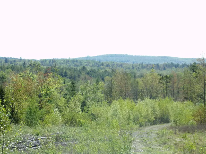 000 North RD, Athens, ME 04912