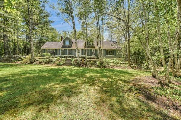 27 Foster LN, Belgrade, ME 04917