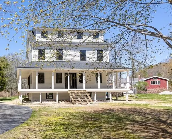 Freeport, ME 04032,2 Deerfield RD