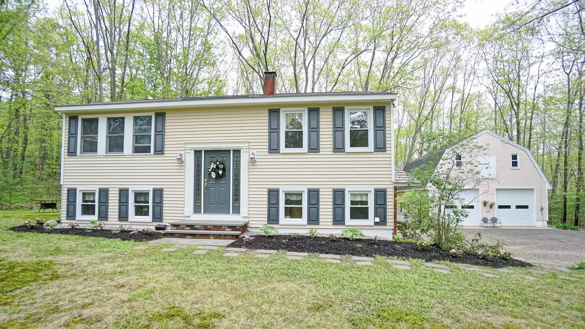Kennebunk, ME 04043,135 Alewive RD