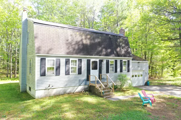 63 Oak LN, Waterboro, ME 04030