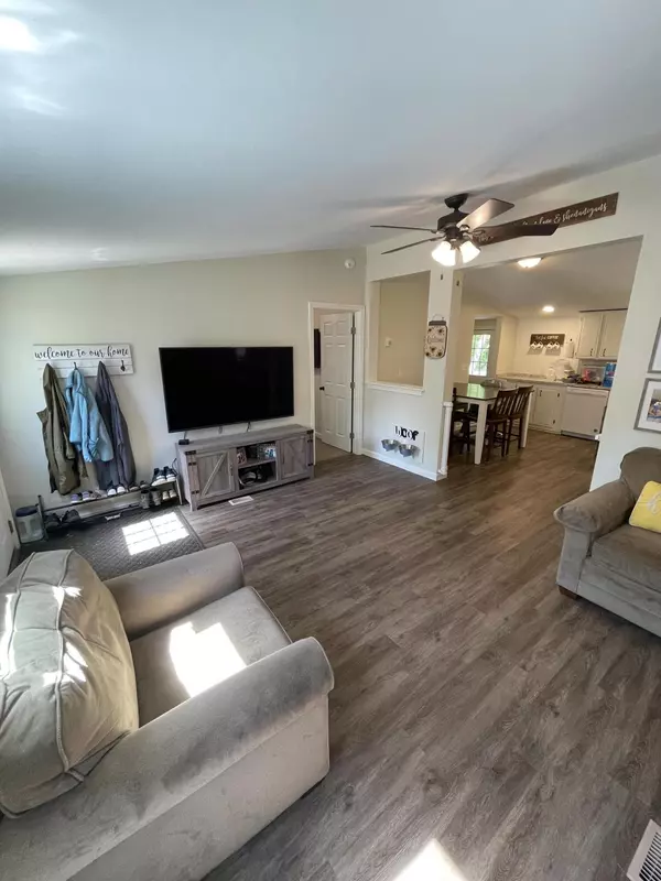 New Gloucester, ME 04260,27 Shaw RD