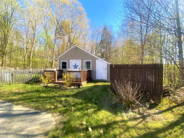 Naples, ME 04055,22 Eisenhower CT