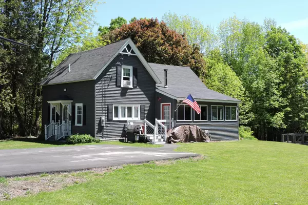 249 Oak ST, Oakland, ME 04963