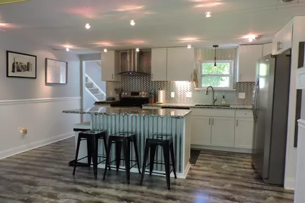 Oakland, ME 04963,249 Oak ST