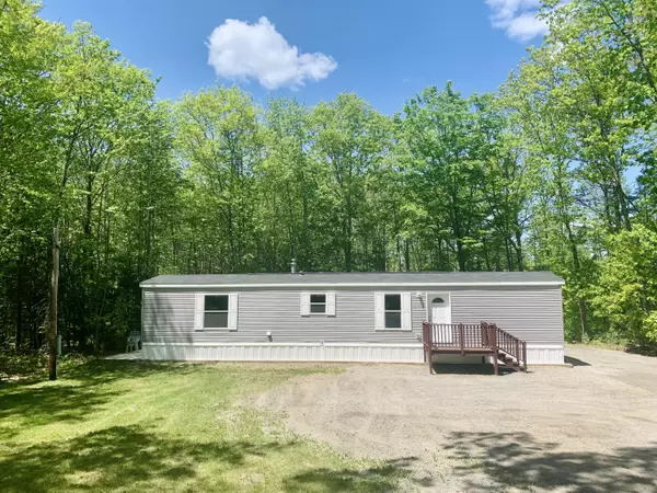 128 Nelson RD, Pittston, ME 04345