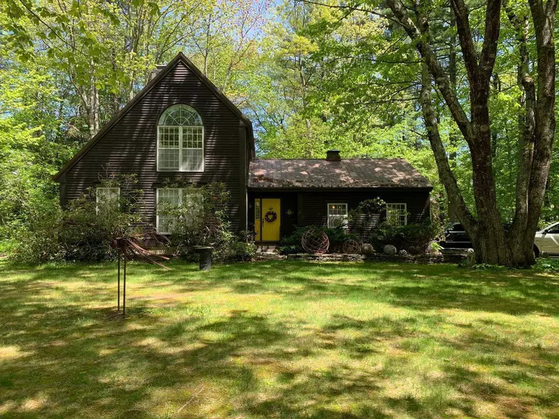 3 Winding Brook LN, Saco, ME 04072