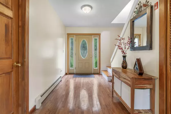 Westport Island, ME 04578,704 Main RD