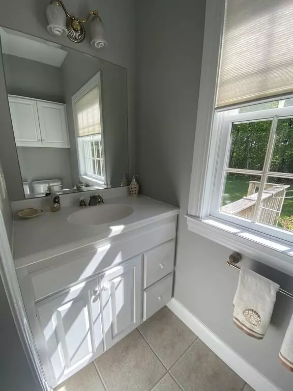 Hampden, ME 04444,17 Deer Hill LN