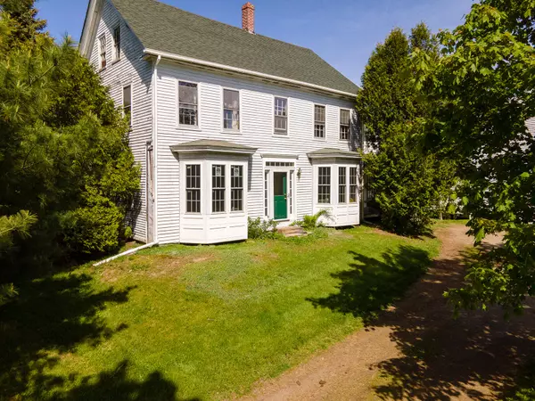 Warren, ME 04864,867 Camden RD