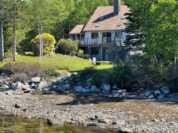 134 Smugglers Cove RD, Saint George, ME 04860