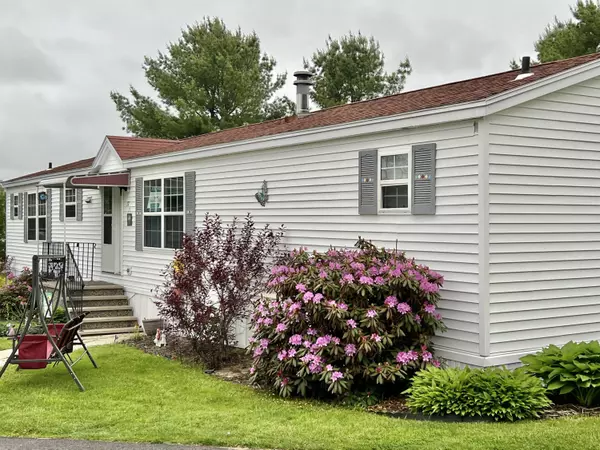 17 Rita DR, Sabattus, ME 04280