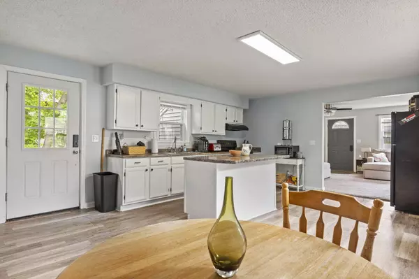 Waterville, ME 04901,18 High ST