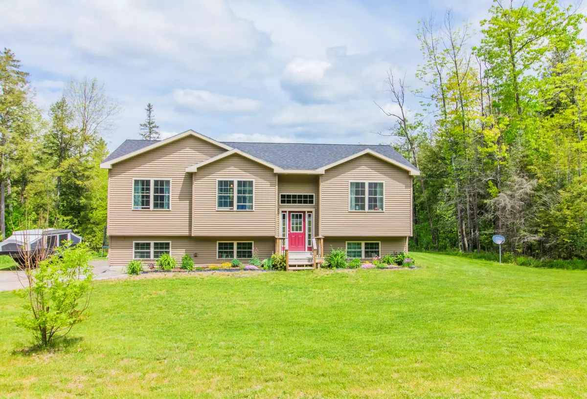 West Gardiner, ME 04345,70 Natalie DR