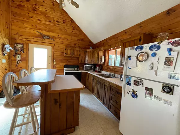 Mattawamkeag, ME 04459,119 Back Settlement RD