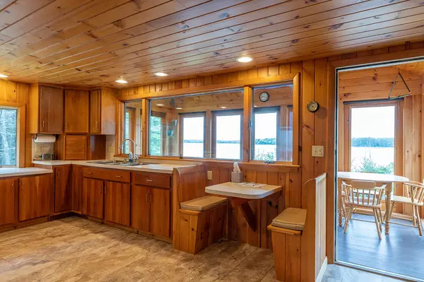 Saint George, ME 04860,12 Sydney LN