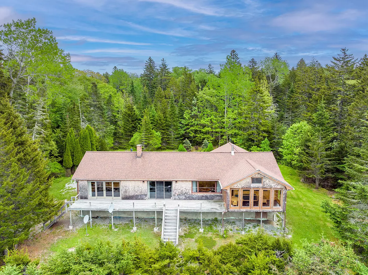 Saint George, ME 04860,12 Sydney LN