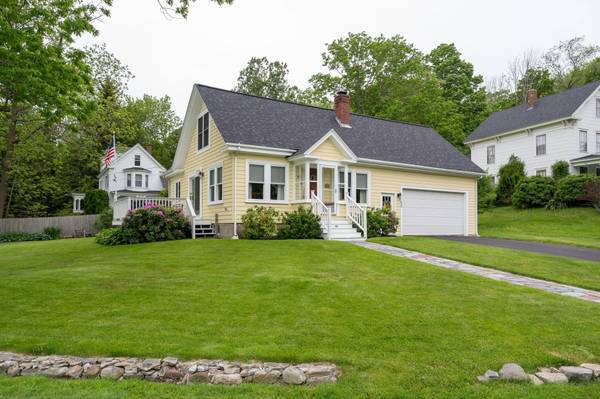 66 Whipple RD, Kittery, ME 03904