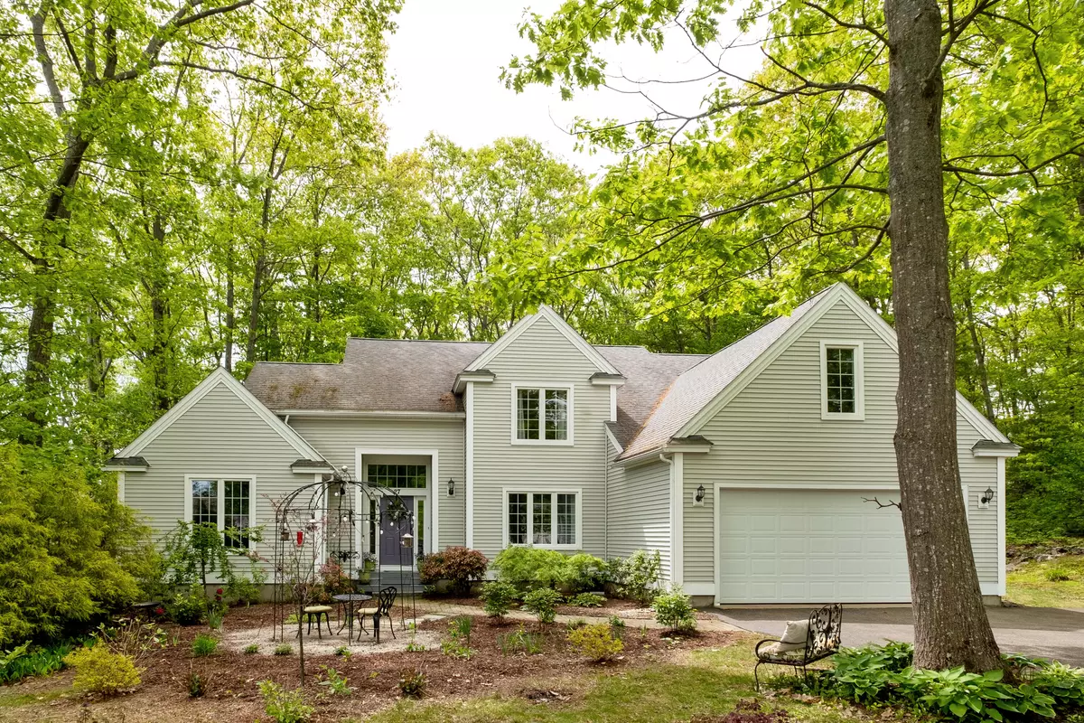 Kittery, ME 03904,27 Debra LN