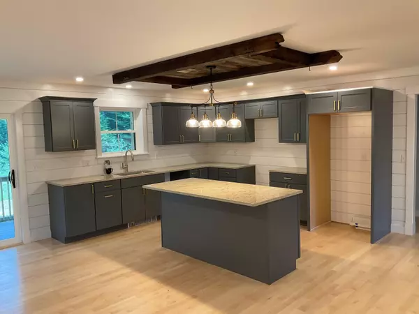 Richmond, ME 04357,15 Evergreen LN