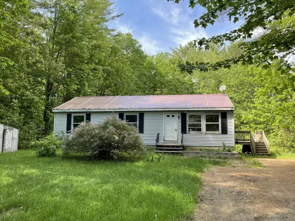 63 Joffre ST, Auburn, ME 04210