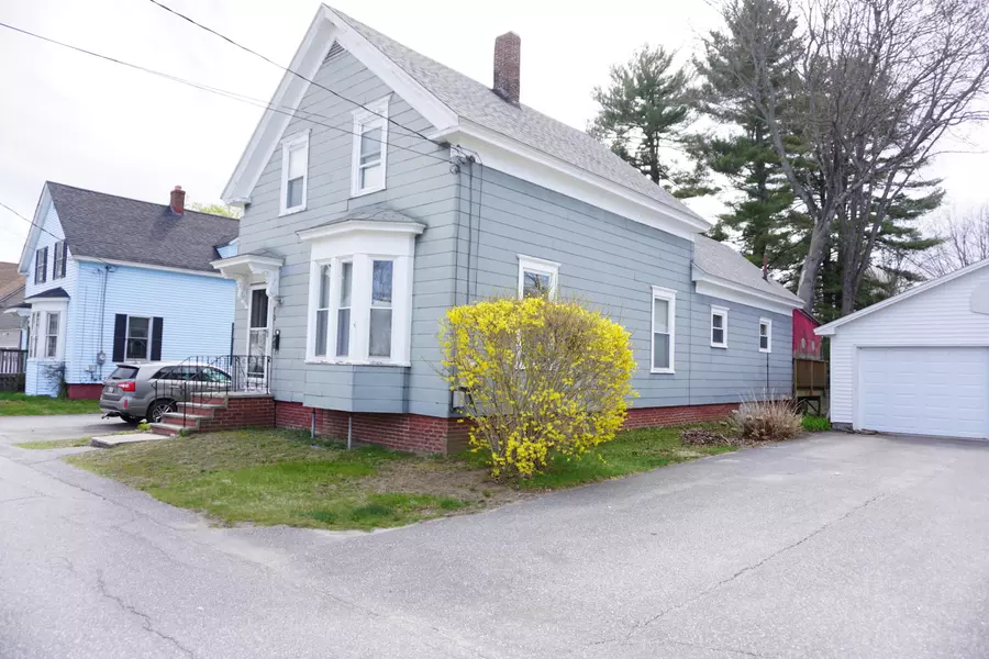 6 Berry AVE, Lisbon, ME 04252