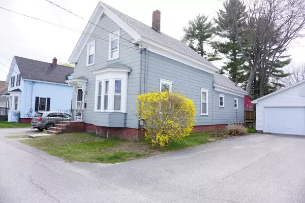 6 Berry AVE, Lisbon, ME 04252