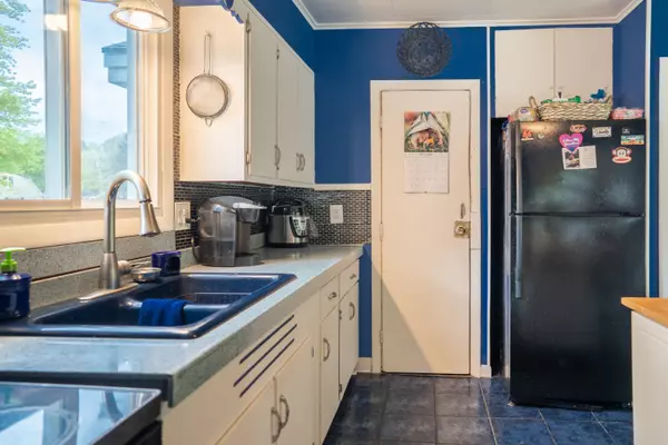 Mechanic Falls, ME 04256,56 Clifford ST