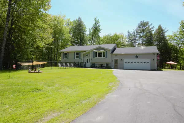 18 Overlook DR, Milford, ME 04461