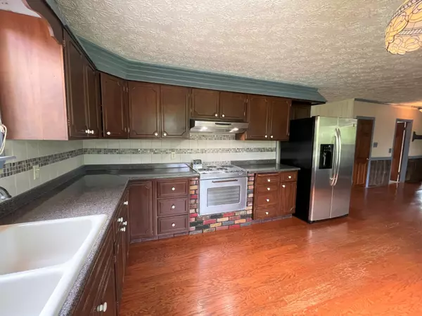 Sidney, ME 04330,106 Town Farm RD