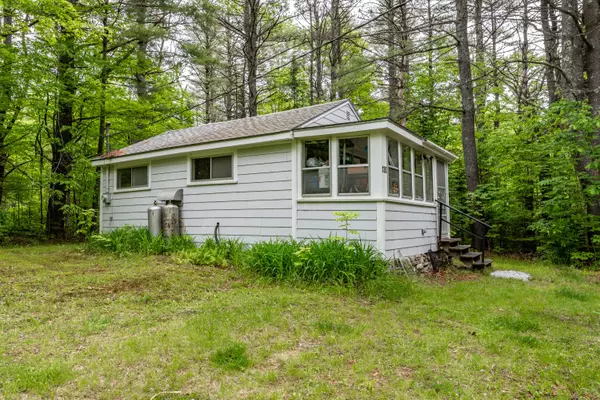 130 Bog RD, Dresden, ME 04342