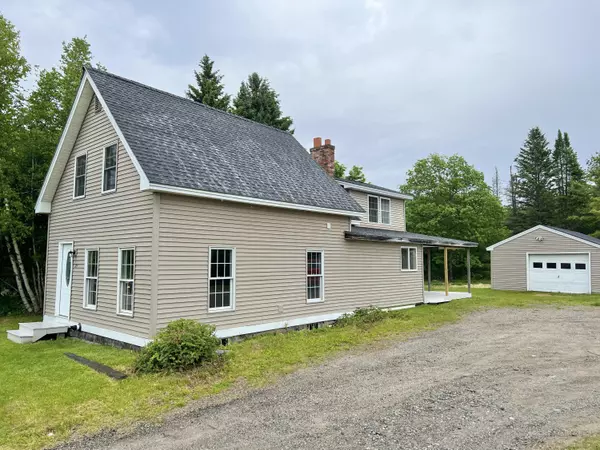 374 River RD, Orrington, ME 04474