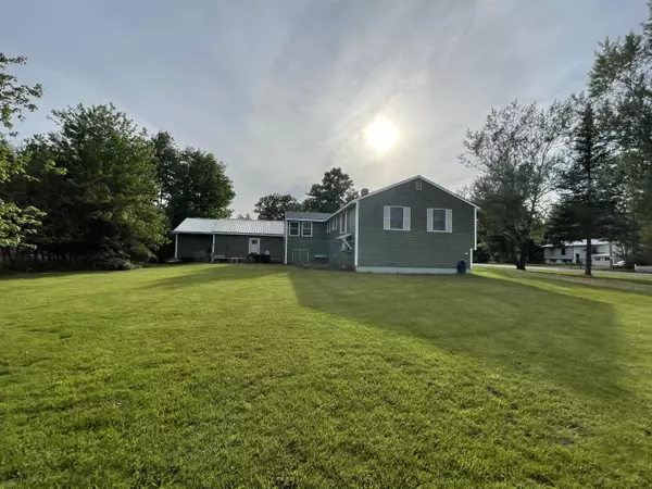 Milford, ME 04461,103 Oak ST