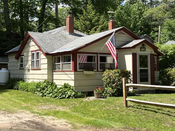 13 Intervale ST, Sebago, ME 04029