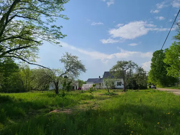 Newport, ME 04953,370 Camp Benson RD