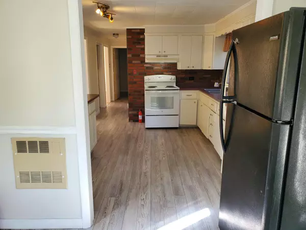 Milford, ME 04461,4 County RD