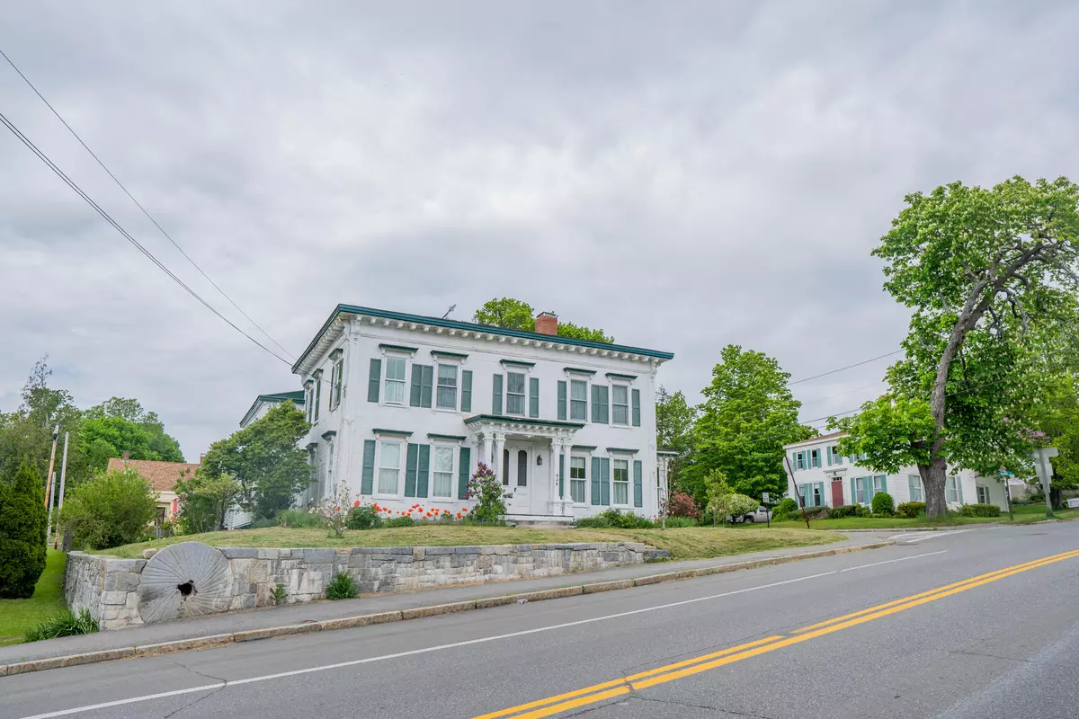 Waldoboro, ME 04572,926 Main ST