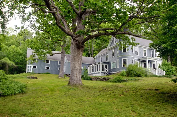 Auburn, ME 04210,256 Oak Hill RD