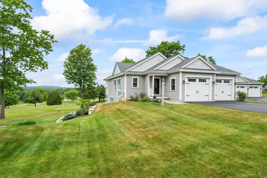 21 Callaway DR #9, Gray, ME 04039