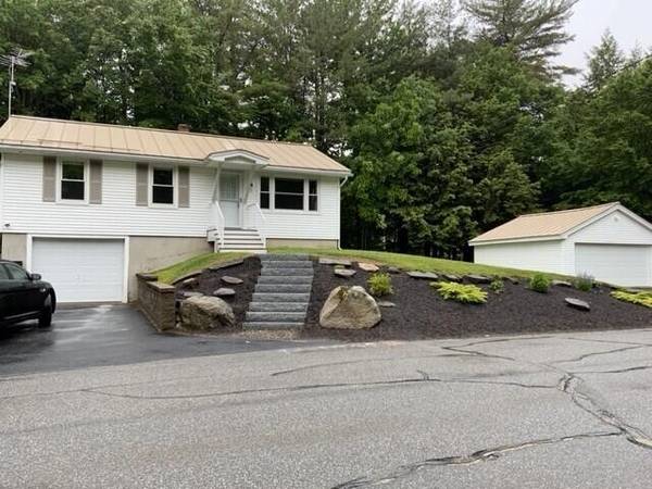 108 Easy ST, Farmingdale, ME 04344