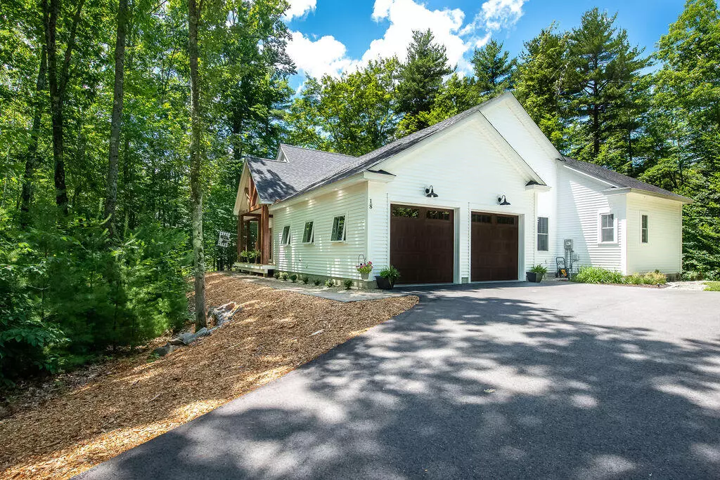 Kittery, ME 03904,18 Applewood WAY