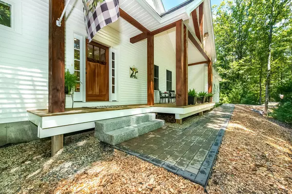 Kittery, ME 03904,18 Applewood WAY