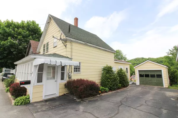 16 Smithville RD, Rumford, ME 04276