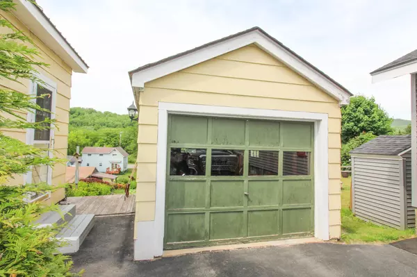 Rumford, ME 04276,16 Smithville RD