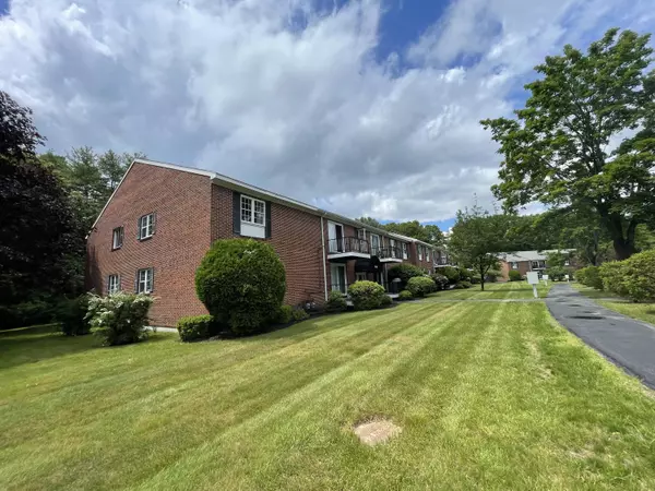 Westbrook, ME 04092,246 E Bridge ST #5