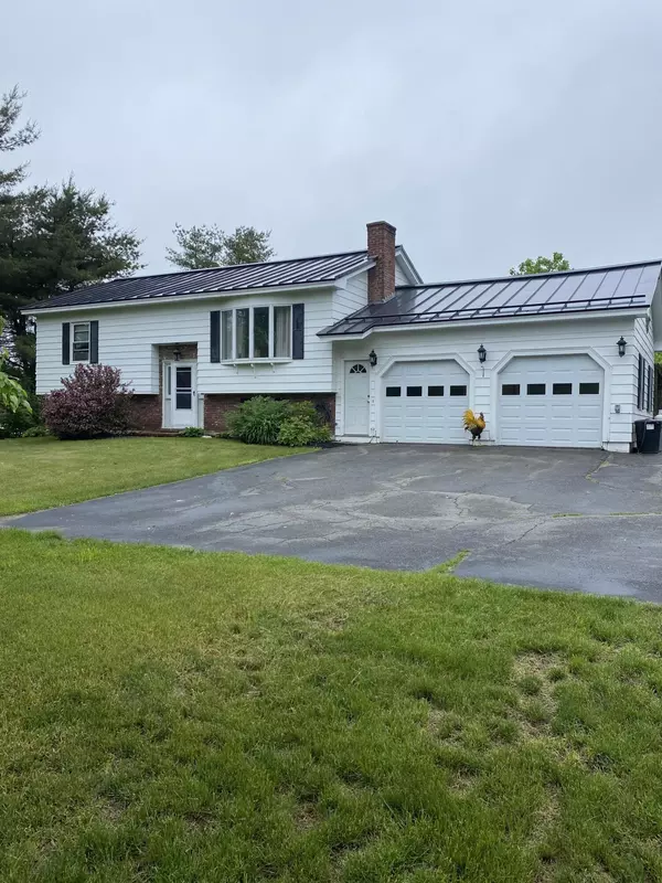 14 Axtell DR, Oakland, ME 04963