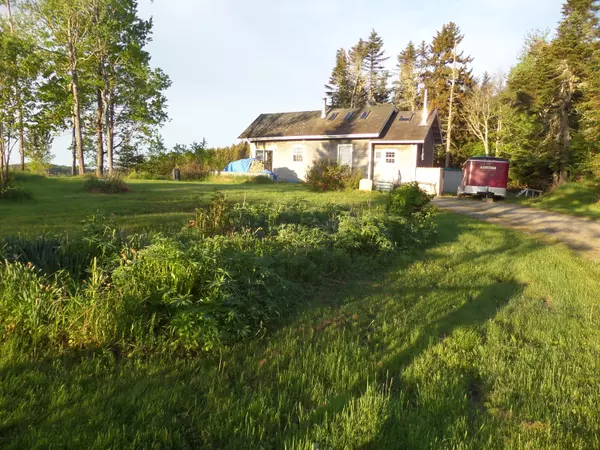 15 Cottage Lane, Machiasport, ME 04655